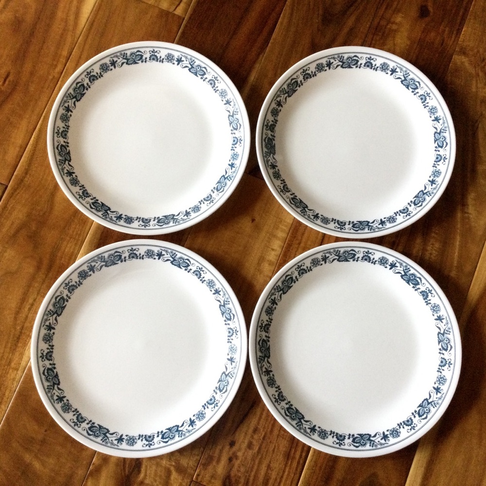 Corelle Old Towne Blue Onion Dinner Plates Set of 4
